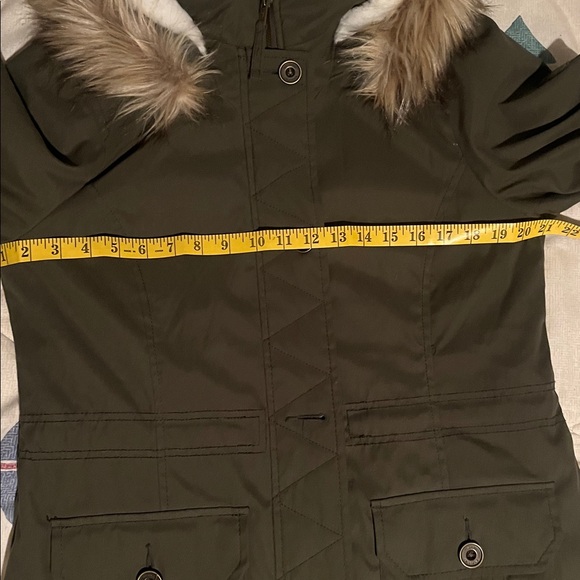 Hollister Olive Parka with Faux Fur Trim - Picture 13 of 13